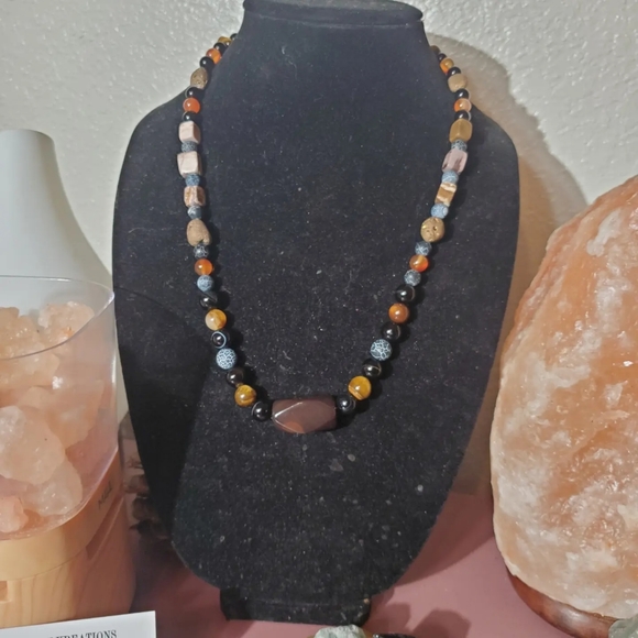 Handmade Multi Stone necklace with agate center piece - Picture 1 of 10